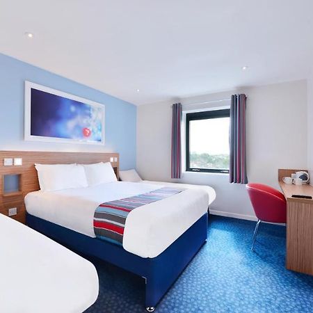 Travelodge London Richmond Central Экстерьер фото