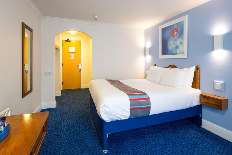 Travelodge London Richmond Central Экстерьер фото