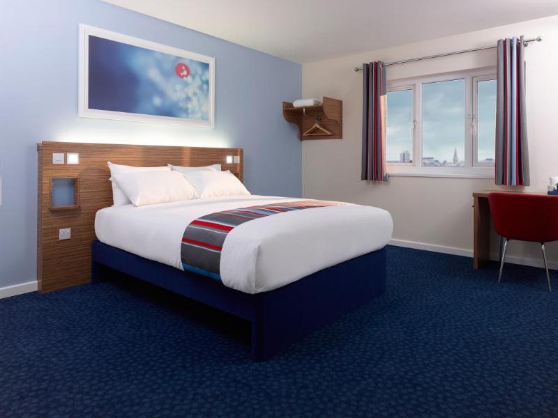 Travelodge London Richmond Central Экстерьер фото